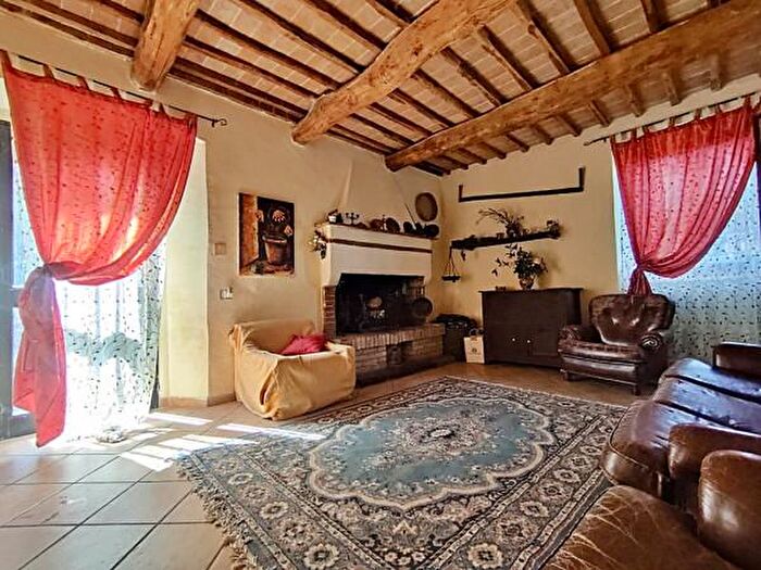 Appartamento con 6 locali in vendita in Allerona