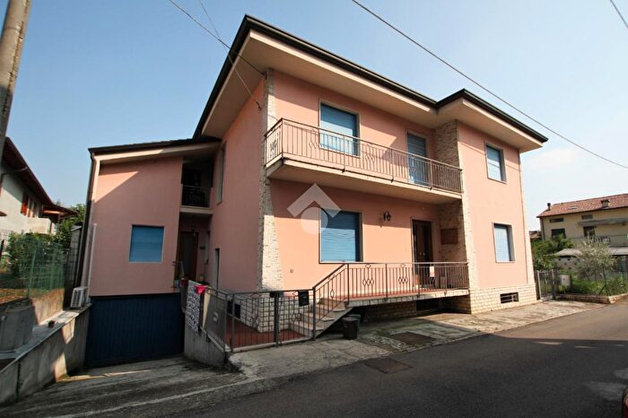 Casa con 5 locali in vendita in Via Romanino, Rezzato