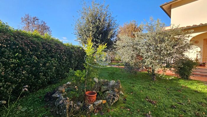 Casa con 8 locali in vendita in Via del Cesto, Figline e Incisa Valdarno