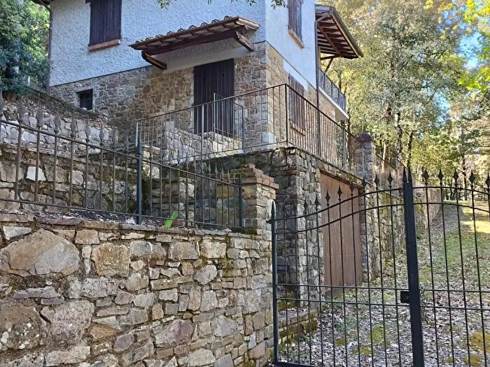 Casa con 6 locali in vendita in Castellina In Chianti