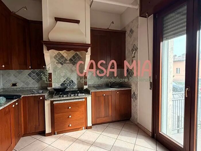 Appartamento trilocale in vendita in Via Roma, Calendasco