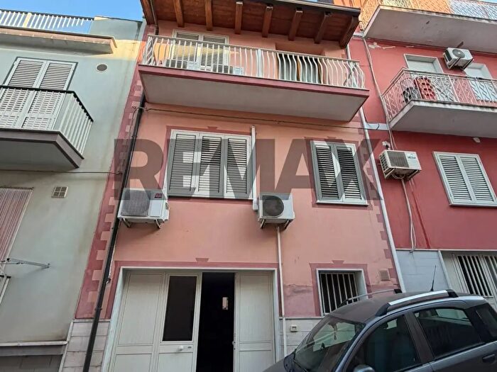 Casa con 8 locali in vendita in Mariannina Coffa, Pachino