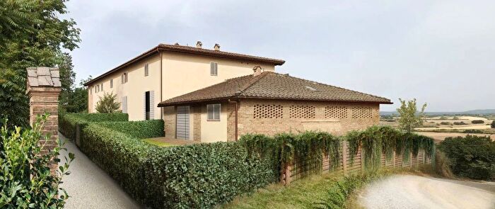 Appartamento trilocale in vendita in Asciano