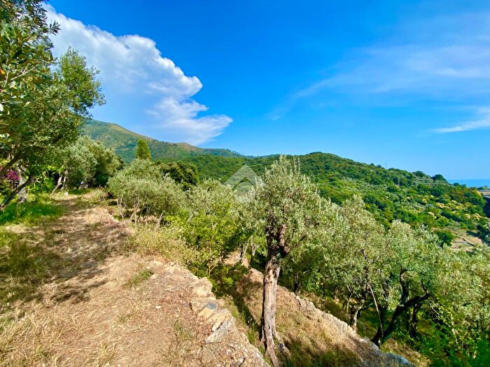 Casa trilocale in vendita in Via Quarto Alta, Genova