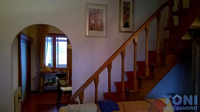 Appartamento con 6 locali in affitto in Vinci