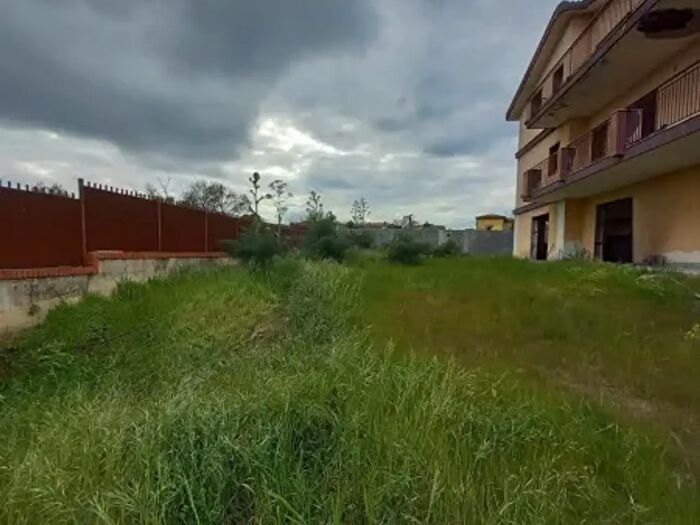 Casa con 6 locali in vendita in Via Trapani, San Pietro Clarenza