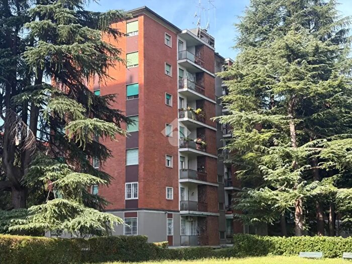 Appartamento trilocale in vendita in Via delle Ande, Milano