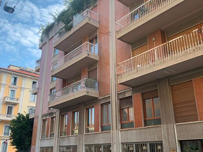 Appartamento quadrilocale in affitto in Via Carlo Goldoni, Piave Tricolore, Milano