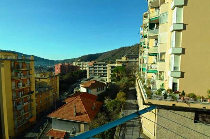 Appartamento con 6 locali in affitto in Via Giulia De Vincenzi, Genova