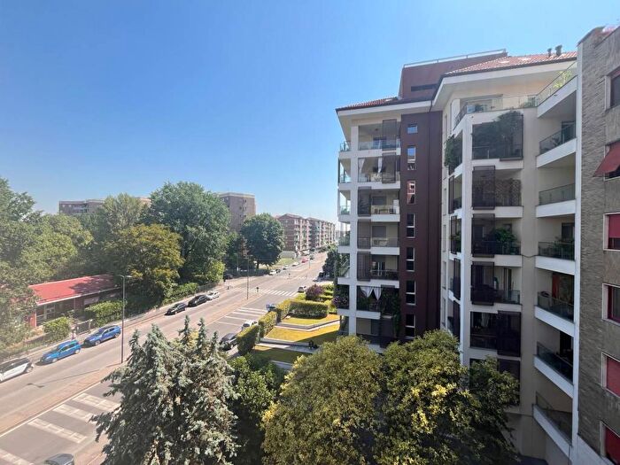 Appartamento trilocale in affitto in Via Andrea del Castagno, Bologna Sulmona, Milano