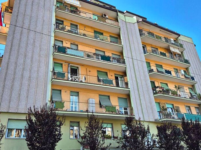 Appartamento con 6 locali in vendita in Via Giovanni Pascoli, Kennedy Mazzetta, La Spezia