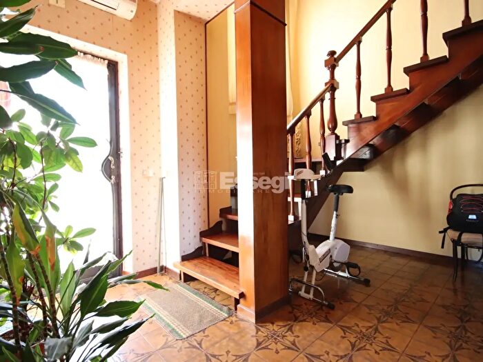 Appartamento con 9 locali in vendita in Via Pisana, Lucca