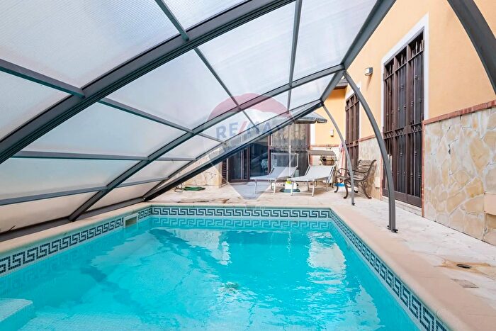 Casa con 7 locali in vendita in Via Pittoresca a, Catania