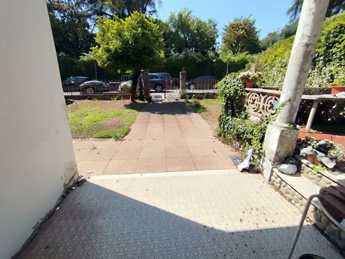 Casa con 6 locali in vendita in Viale Stazione, Montegrotto Terme
