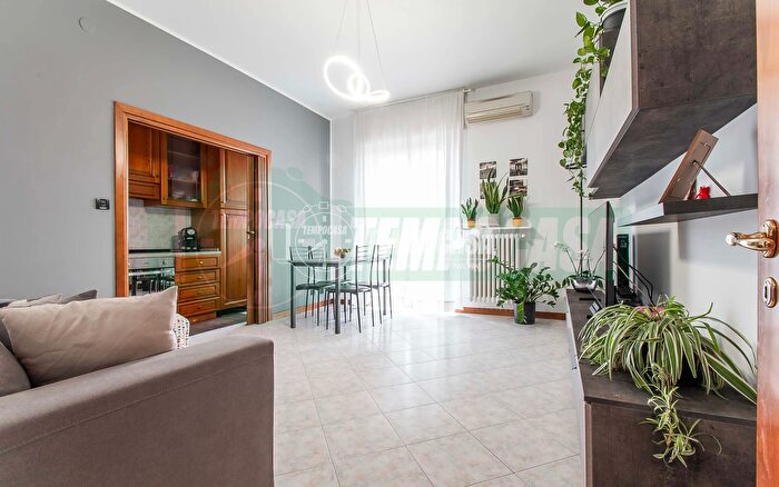 Appartamento trilocale in vendita in Origgio