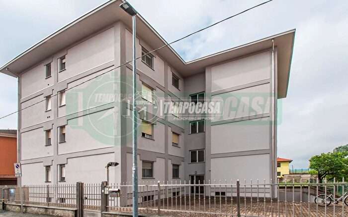 Case in Vendita e in Affitto - 3