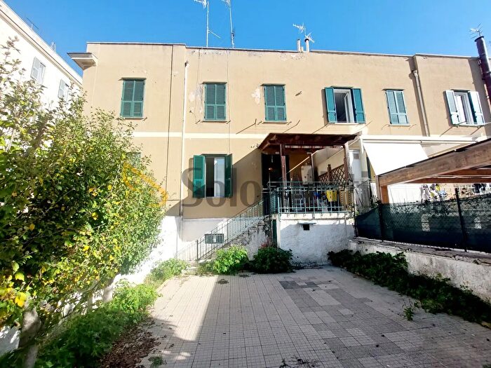 Appartamento con 6 locali in affitto in Via Carlo Calisse, Civitavecchia