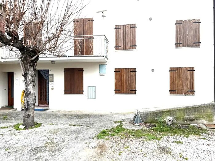 Appartamento quadrilocale in vendita in Contrà Castelvecchio, Bassano Del Grappa