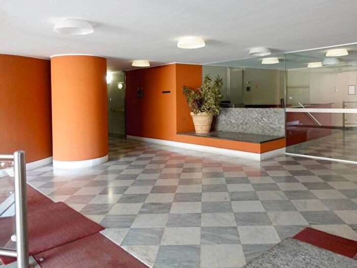 Appartamento bilocale in affitto in Piazza San Marco, Turati, Milano