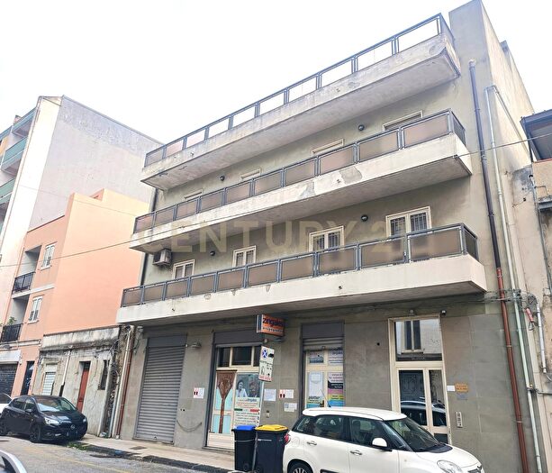 Appartamento quadrilocale in vendita in Via Consolare Valeria, Messina