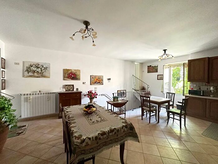 Appartamento quadrilocale in vendita in Vicolo Riccia Arpino Frosinone, Arpino