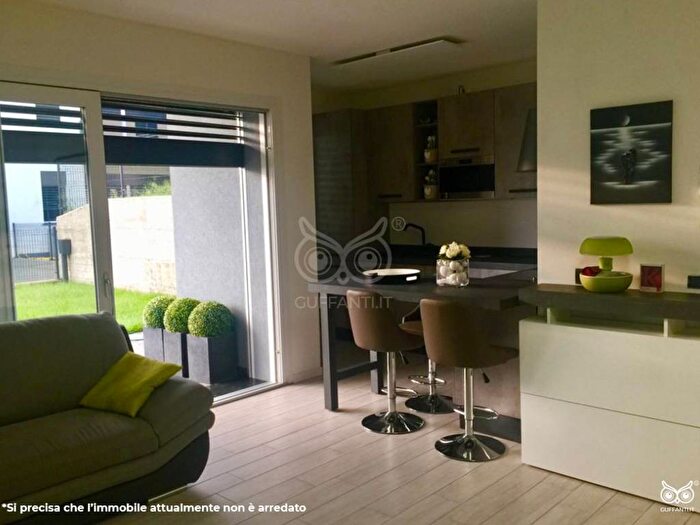 Appartamento bilocale in affitto in Via Antonio Ratti, Bizzarone