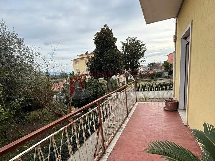 Appartamento trilocale in vendita in Via Massa di San Giulianovia di Massa San Giuliano, Roma