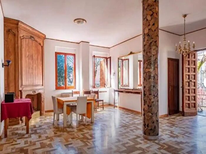 Casa con 6 locali in vendita in Castel Viscardo