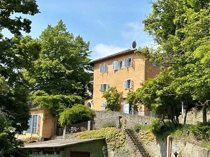 Casa con 8 locali in vendita in Rocchetta Belbo