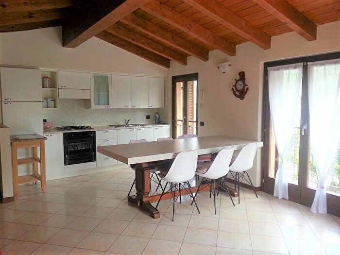 Casa trilocale in affitto in Via Papa Giovanni XXIII, Pescate