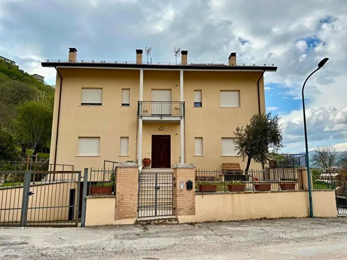 Casa quadrilocale in vendita in Via Piedi La Terra Snc, Caporciano