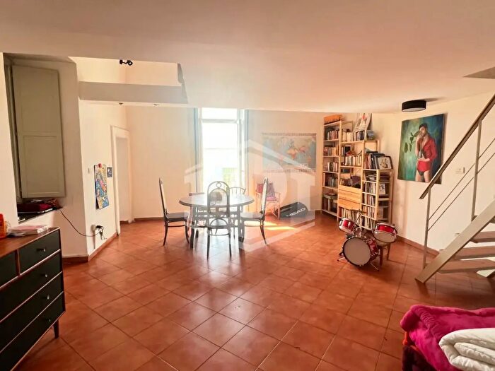 Appartamento trilocale in affitto in Vico dei Venti, Napoli