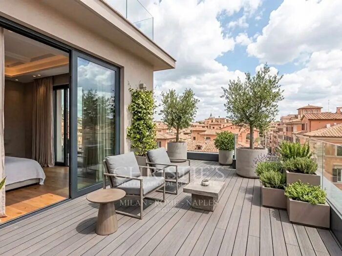 Appartamento con 5 locali in vendita in Via Antonio Bertoloni, Roma