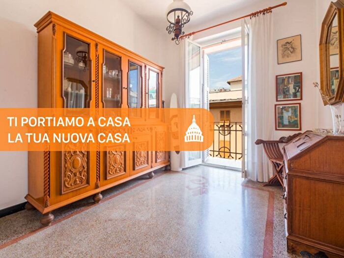 Appartamento con 6 locali in affitto in Via Marcello Staglieno, Foce, Genova