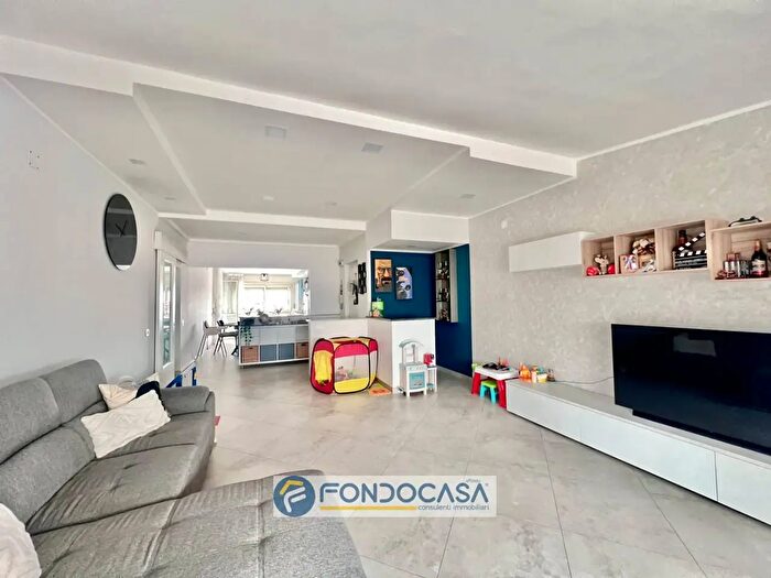 Appartamento quadrilocale in vendita in Via Enrico De Nicola, Melito Di Napoli