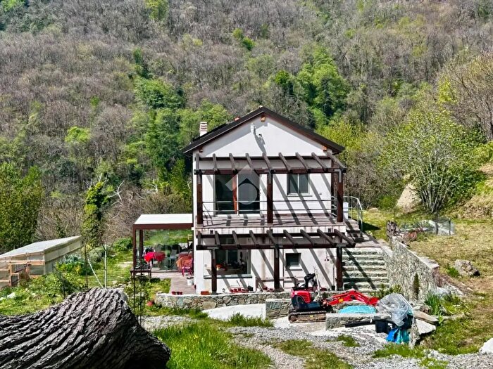 Casa con 7 locali in vendita in Località Cascina Giarrutte, Orco Feglino