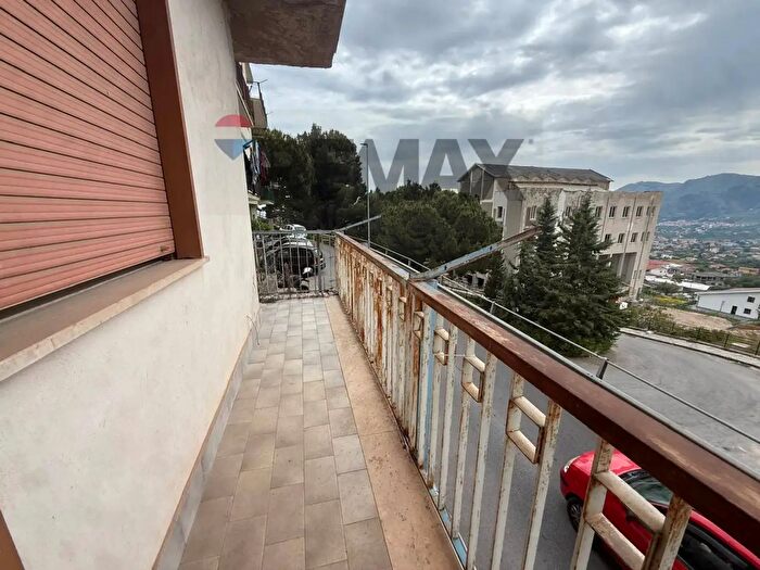 Appartamento trilocale in vendita in Via Cappuccini, Monreale