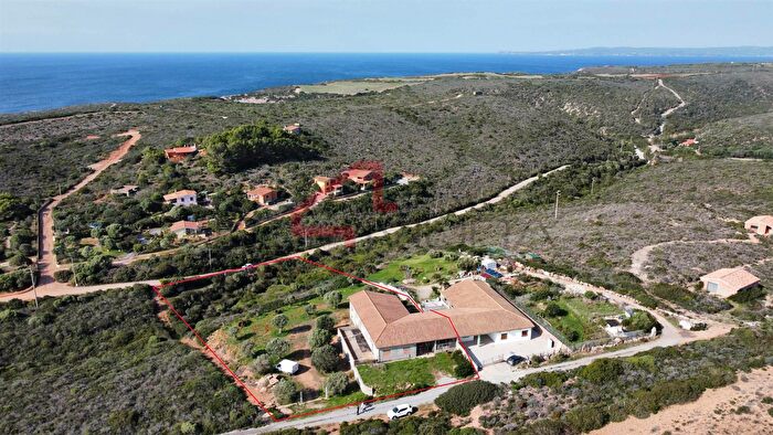 Casa con 12 locali in vendita in SantAntioco