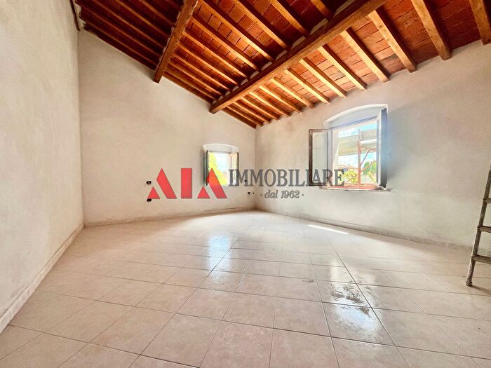 Casa con 5 locali in vendita in Ss, Buti