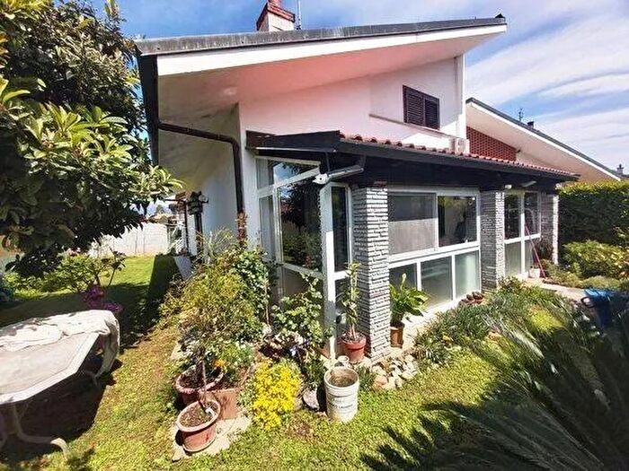 Casa con 5 locali in vendita in Via Guido Rossa Salassa, Salassa