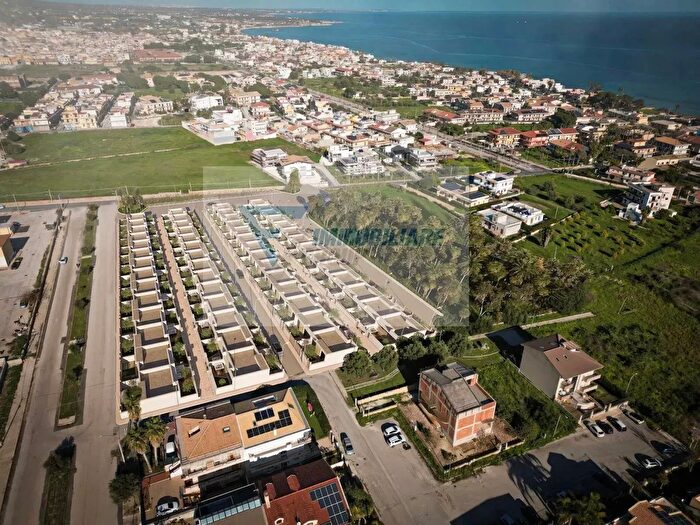 Casa quadrilocale in vendita in Avola