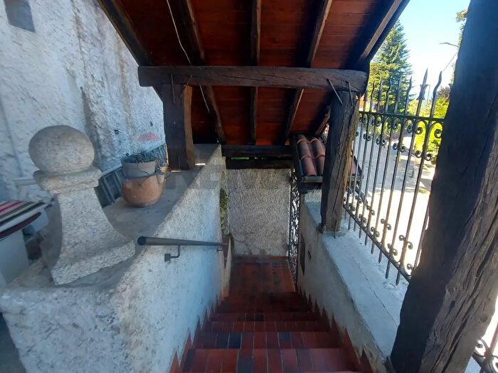 Appartamento trilocale in vendita in Piazza Virgilio, Gemonio