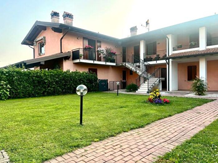 Appartamento trilocale in vendita in Via Montesuello, Calvagese Della Riviera