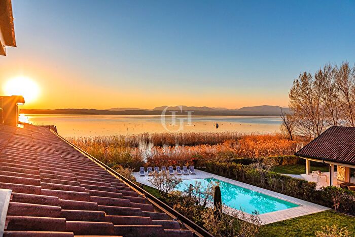 Casa quadrilocale in vendita in Via San Vito, Sirmione