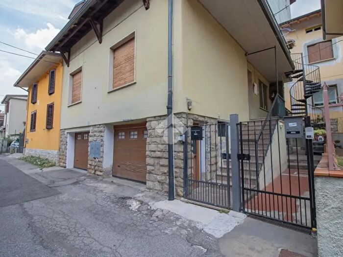 Appartamento trilocale in vendita in Via Giuseppe Cesare Abba, Lumezzane
