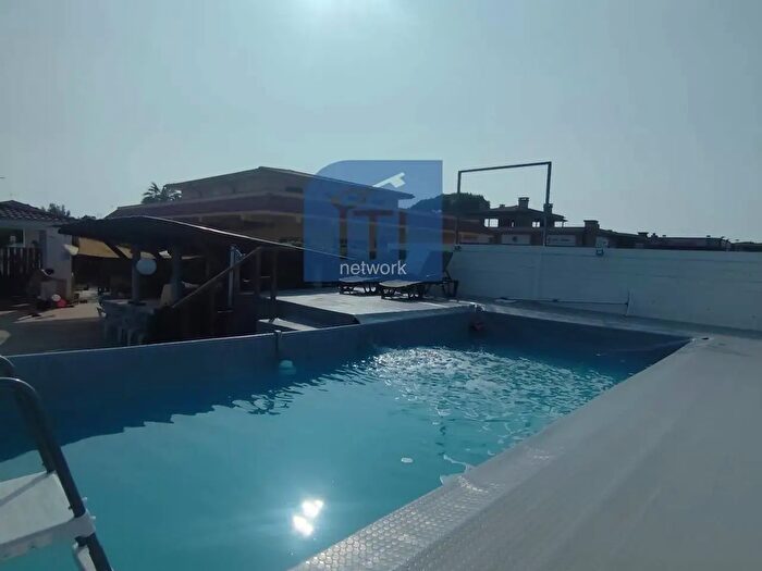 Casa con 7 locali in vendita in Via delle Pinete, Ardea