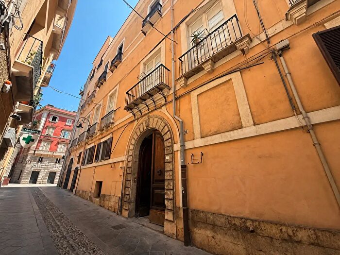 Appartamento trilocale in vendita in Via Alberto Lamarmora, Cagliari