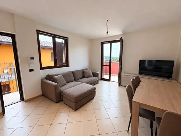 Appartamento trilocale in vendita in Via Monte Rosa, Binago