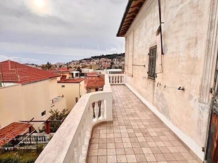 Appartamento con 5 locali in vendita in XXV Aprile, Imperia