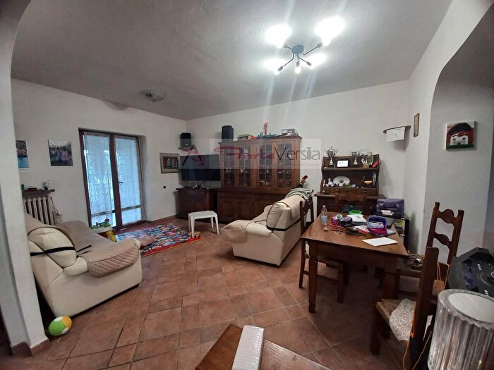 Casa con 5 locali in vendita in Via Silcia, Montignoso